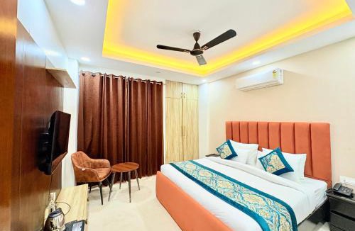 Chittaranjan Hotel | The Nuvon Residency CR Park