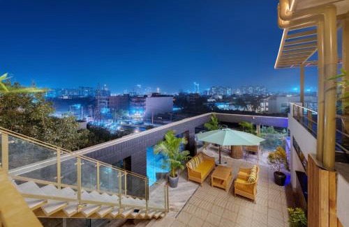 Sector 51 Hotel | Hays AIR By Ahuja Residences - Golf Course Ext Road & Sector 51