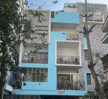 Agara House | Feel at Grand Hotel ! Cozy Rustic Wood Panelled Pvt Room with Free Parking