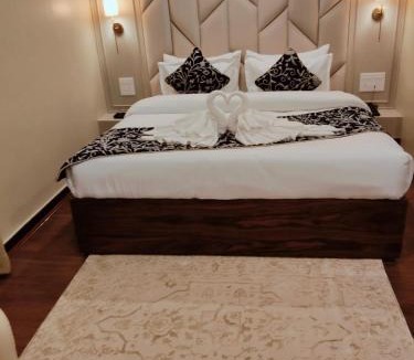 Rajbagh Hotel | The Leon