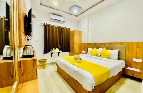 Lake Swaroop Sagar Hotel | Hotel Vallabhgarh at Pichola Lake Nathi Ghat Brahmpole Udaipur