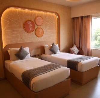 Town Hall Hotel | RATHNA RESIDENCY