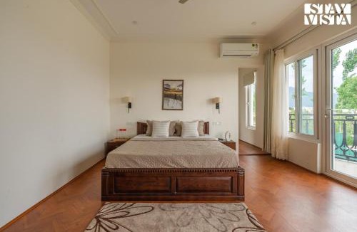 Nishat-Shalimar Villa | StayVista at Palais Vienna 5 BR Luxury Palace with Dal Lake Views