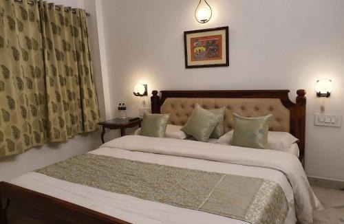 Udaipur Hotel | Hotel Mewar Haveli - At Lake Pichola