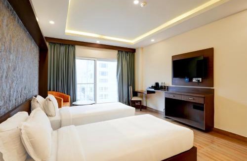 Krishnarajapura Hotel | Super Townhouse Oak Mahadevapura Opposite Phoenix Mall Formerly Grand Wilton Inn