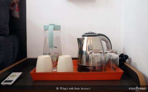 Lake Swaroop Sagar Hostel | Footprint By The Lake - 10 Meter From Lake Pichola