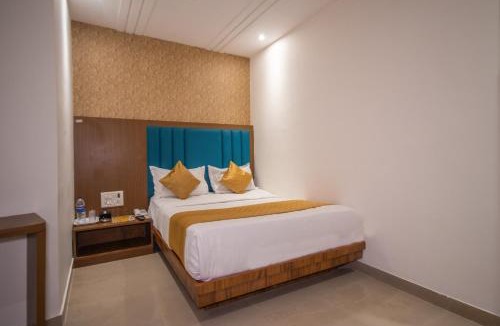 Kurla West Hotel | Hotel Crystal Palace Near US Consulate Bandra Kurla Complex Mumbai Near Mumbai Airport Mumbai