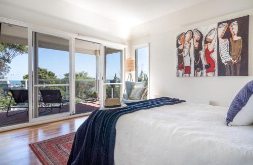 Mornington House | Balcombe Retreat, Family Escape with Sea Views