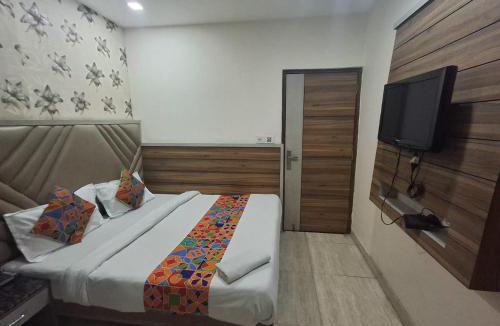 Paharganj Hotel | Capital Of Delhi Darshan Hotel - Family Hotel -Near New Delhi Railway Station