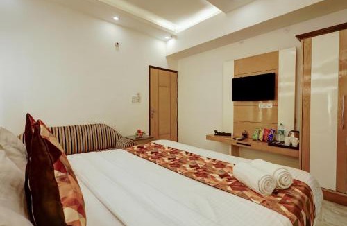Paharganj Hotel | Hindustan By Backpackers Heaven - Traveller's Choice Award 2023-24-25-26 Best of Best Winning Hotel