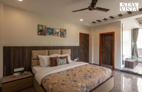 Tepesia Villa | StayVista at Ohana 36 - Lawn, Gazebo & BBQ