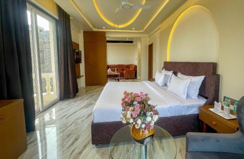 Somnath Hotel | The S Crown Somnath