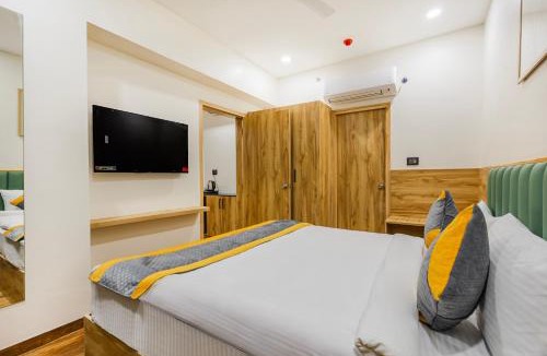 Kukatpalli Hotel | Lemonridge by Monday Hotels KPHB