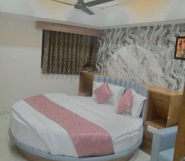 Ahmedabad Bed & Breakfast | Hotel RK ICON