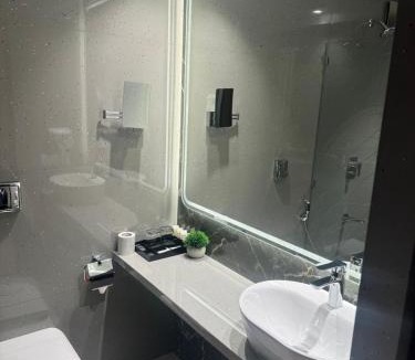 Wellington Pier Hotel | Hotel Suba Palace Near Gateway of India