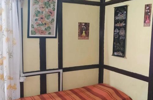 Laitumkhrah House | Royal Pine Homestay
