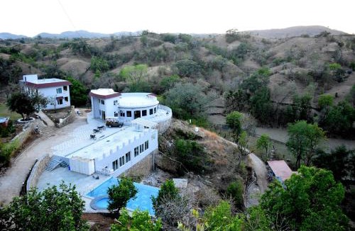 Kumbhalgarh Resort | The Sky Imperial Pavoreal Jungle Resort