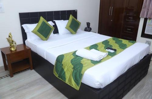 Sarita Vihar Apartment | Fortune Home Service Apartment 3Bhk,B-57 Near Apollo Hospital