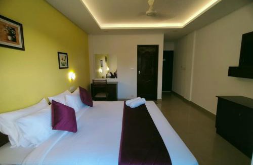 Kaloor Hotel | North Centre