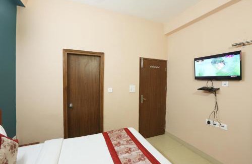 Sector 62 Hotel | Hotel Surya Palace By Aura
