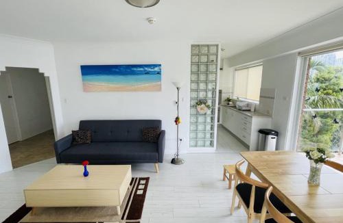 McMahons Point Apartment | Sydney Stage - Opera House & Harbour Bridge from Your Window