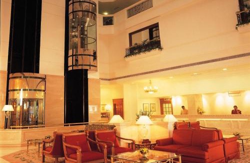 Shenoys Hotel | Abad Atrium