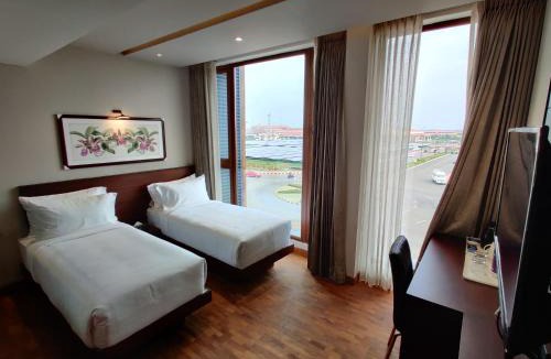 Nedumbassery Hotel | Florida Airport Hotel Kochi