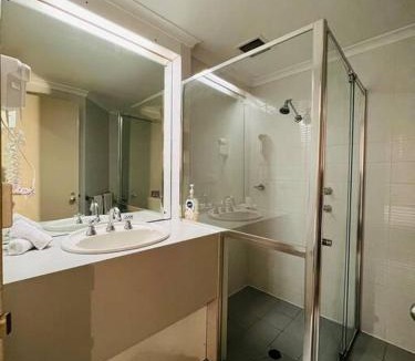 Adelaide Central Business District Apartment | 438/247 entire 1BR exHotel Room in the heart of city
