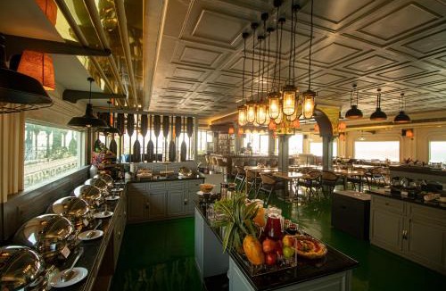 Kolkata Hotel | Polo Floatel Kolkata