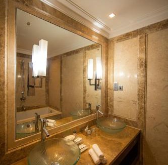 Kochi Hotel | Holiday Inn Cochin by IHG