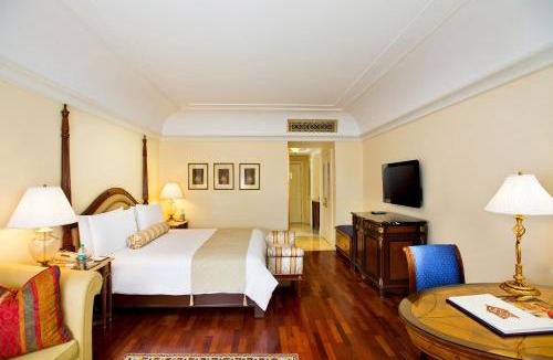 Agara Hotel | The Leela Palace Bengaluru
