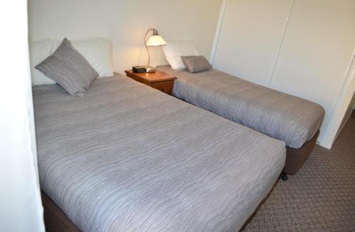 Redland Bay Hotel | Redland Bay Motel