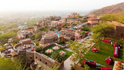 Neemrana Hotel | Neemrana Fort-Palace