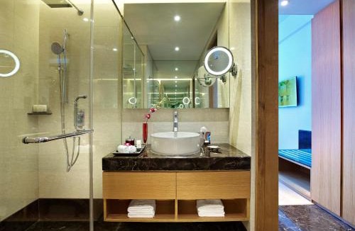 Sholinganallur Hotel | Vivanta Chennai IT Expressway OMR