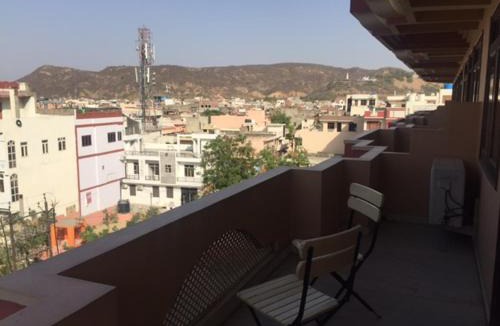 Amer Fort Road Hotel | Hotel Glitz Jaipur