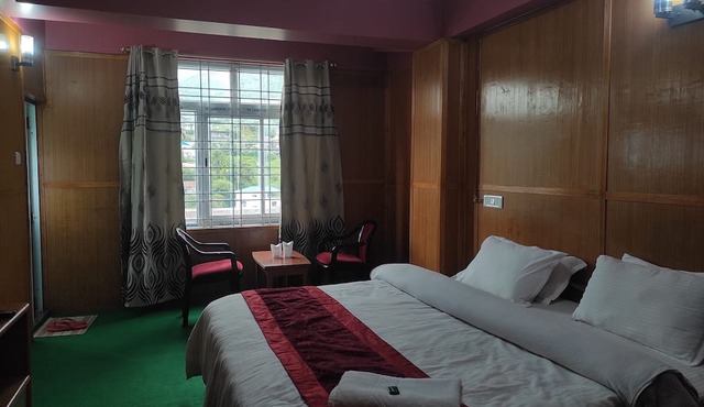 Hotel Tawang Holiday