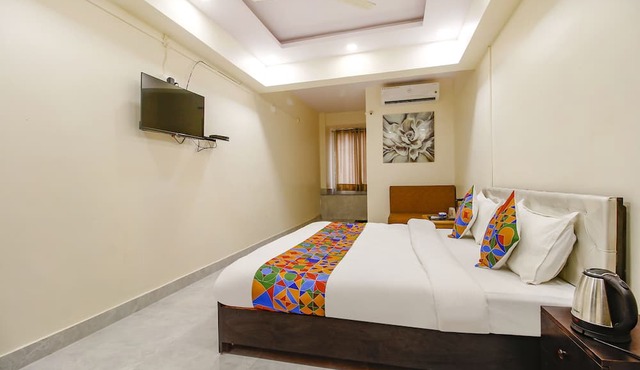 Fabhotel Sanskar