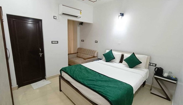Hotel Aman Residency in Prayagraj