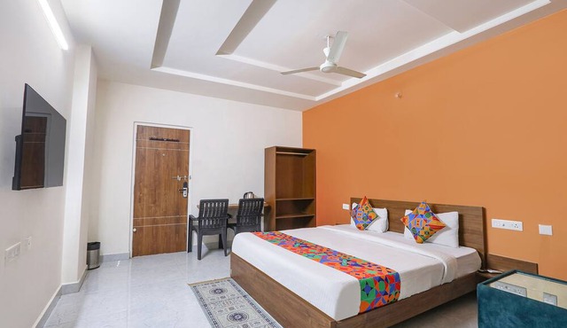 Fabhotel Golden Hitech