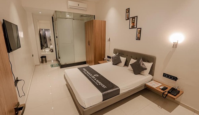 Hotel Gold Palace Inn