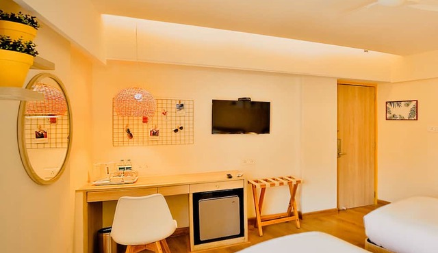 Bloom Hotel Juhu