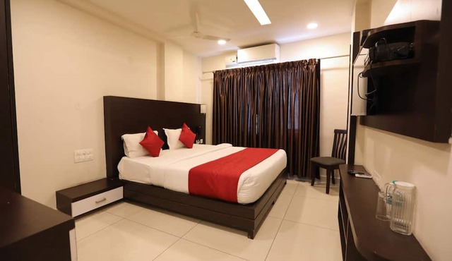 Traders Hotel