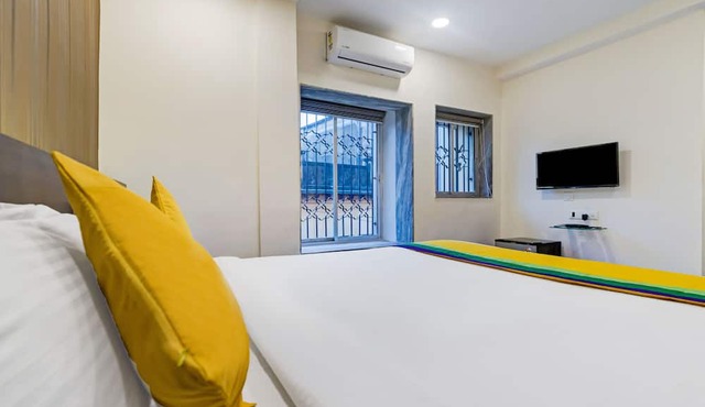 Itsy Hotels Neeranand Plaza, Bhawanipur
