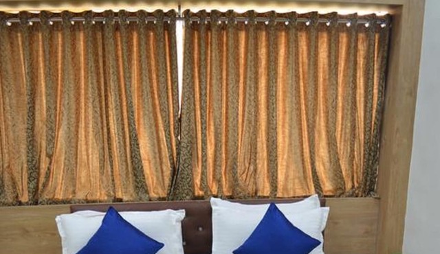 Hotel Signature Inn in Ahmedabad