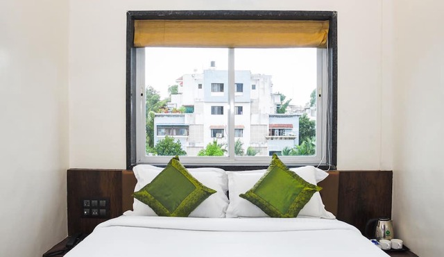 Treebo Malhaar Regency in Pune