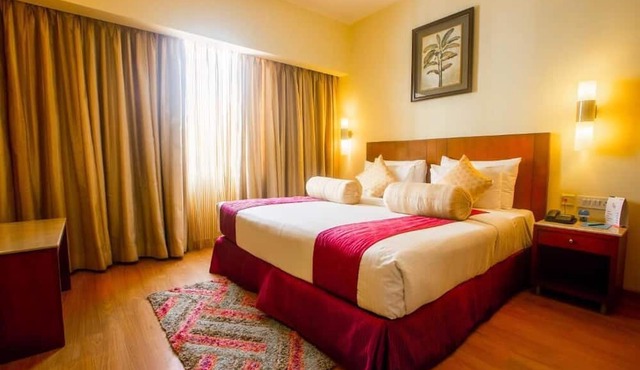 Featherlite Evoma Hotel