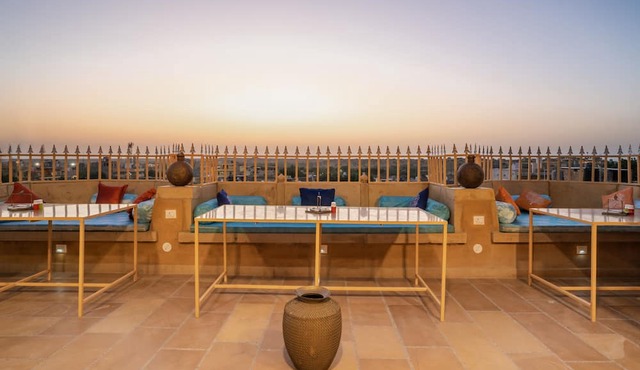 Gaji Hotel