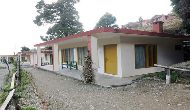 Janardan Resort Pangot