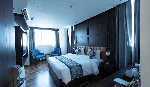 Hyphen Business Hotel