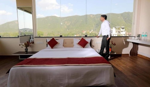 Rock Star Hotel